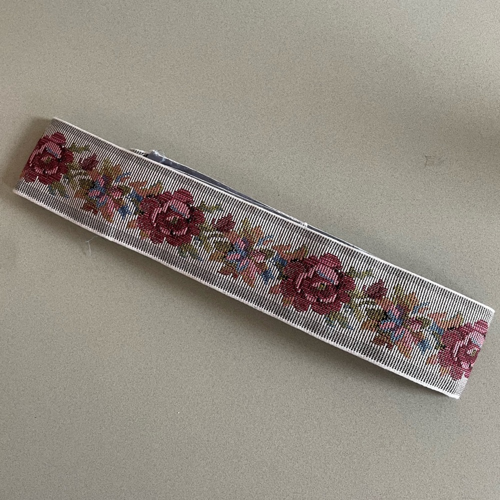 Vintage Handmade Floral Bow front belt - Picture 2 of 4